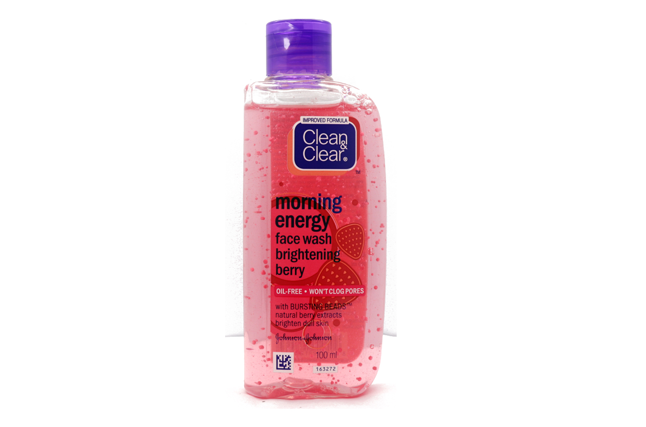 Clean & Clear Morning Energy Brightening Berry Face Wash 100ml bottle ...